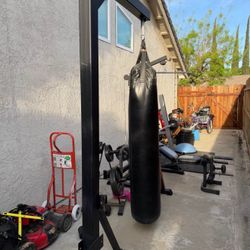 6 Ft Heavy Bag And One Piece L Frame 