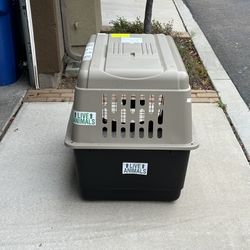 Very Nice Dog Crate -Carmel Valley Area