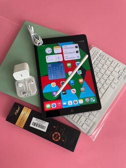 Apple IPad 8th Generation (10.2” Retina /Latest iOS 26/ 2020 model) 32GB with stylus pen, keyboard & Accessories