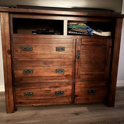 Solid wood TV Console & Matching Round Coffee Table