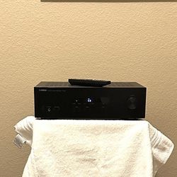 Turnkey! 100w Yamaha Stereo Complete With Speakers, Remote And Bluetooth Adapter 