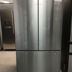 Samsung French Door Refrigerator stainless steel Model RF28T5021SR