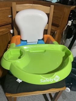 Safety1st Sit, Snack &Go Feeding Booster Seat.
