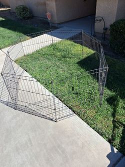Pet kennel, small dog