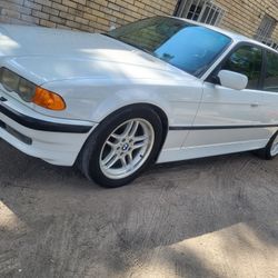2001 BMW 740i