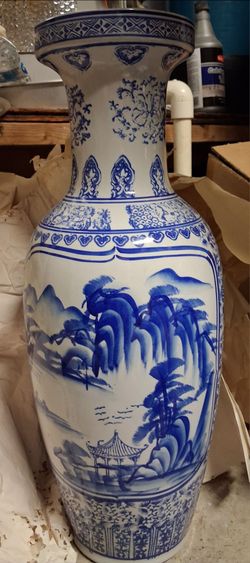 Large Chinese Motif Vase