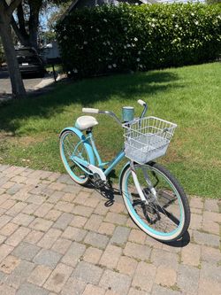 26” Women’s Beach Cruiser *LIKE NEW*