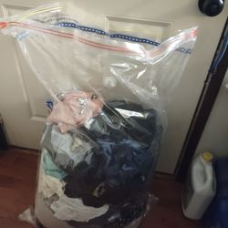 Large Bag Of Miscellaneous Women's Clothing Size 2XL To 3XL Possibly XL Read Full Description