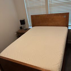 Bed/ Bedroom Set !
