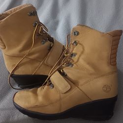 Woman's Timberland Wedges 