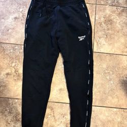 Women’s Small Reebok Sweats 