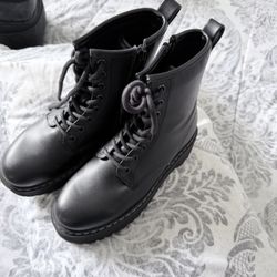 Steve Madison Women’s Boots Size 8