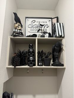 Halloween Knick knacks decor