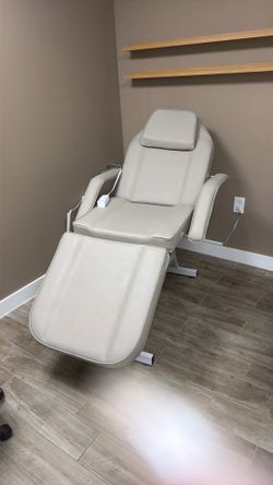 Camilla para esteticista $100