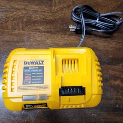 Fast charger 8amp Dewalt