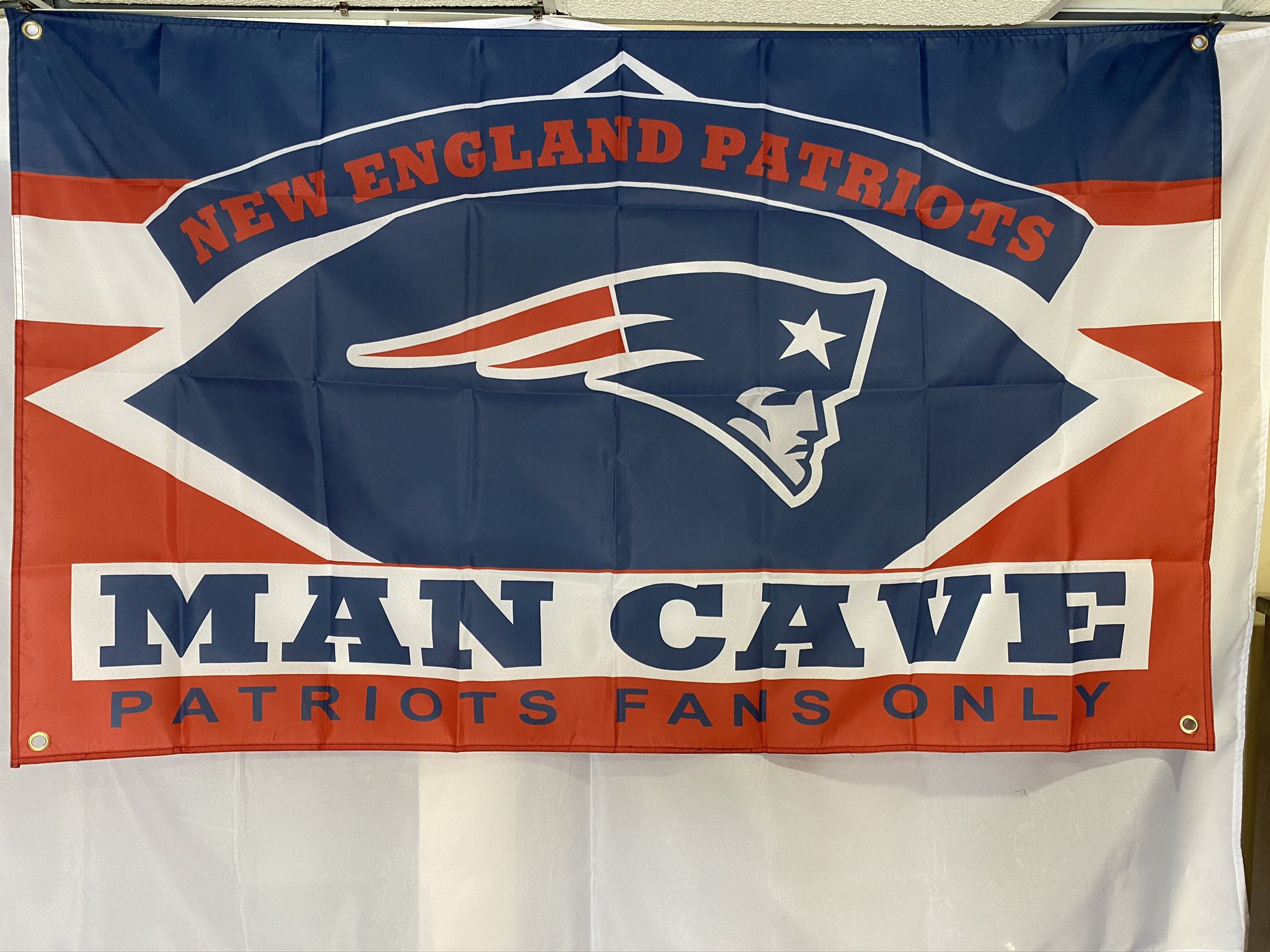 New England Patriots Man Cave Wall Flag (3’x5’)