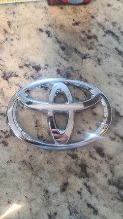 2009-2015 TOYOTA CAMRY Rear Trunk Emblem OEM