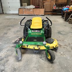 John Deere Z425 Zero Turn Mower