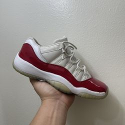Jordan 11 Low “2016 Cherry” Size 6.5 In Youth 