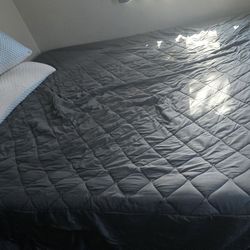 QUEEN SIZE MEMORY FOAM BED & FRAME