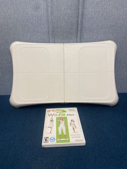 Nintendo Wii Model RVL-021 White Wireless Portable Balance Board W/Wii Fit+ Game