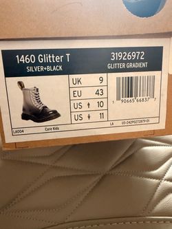 Dr Martens boots Size 10c kids
