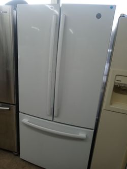 GE 33" white french door refrigerator - Free delivery