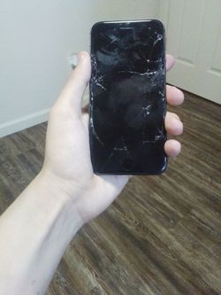 Broken iPhone SE