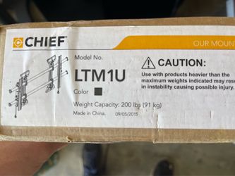 TV wall mount (200 lbs)
