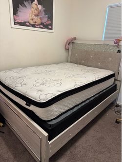 Full size bed.