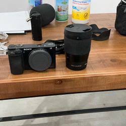 Sony A6000 With Sigma 16mm 1:1.4 Lens