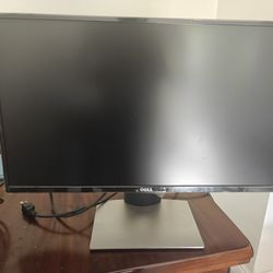Large Computer Monitors And Flat Screen TV