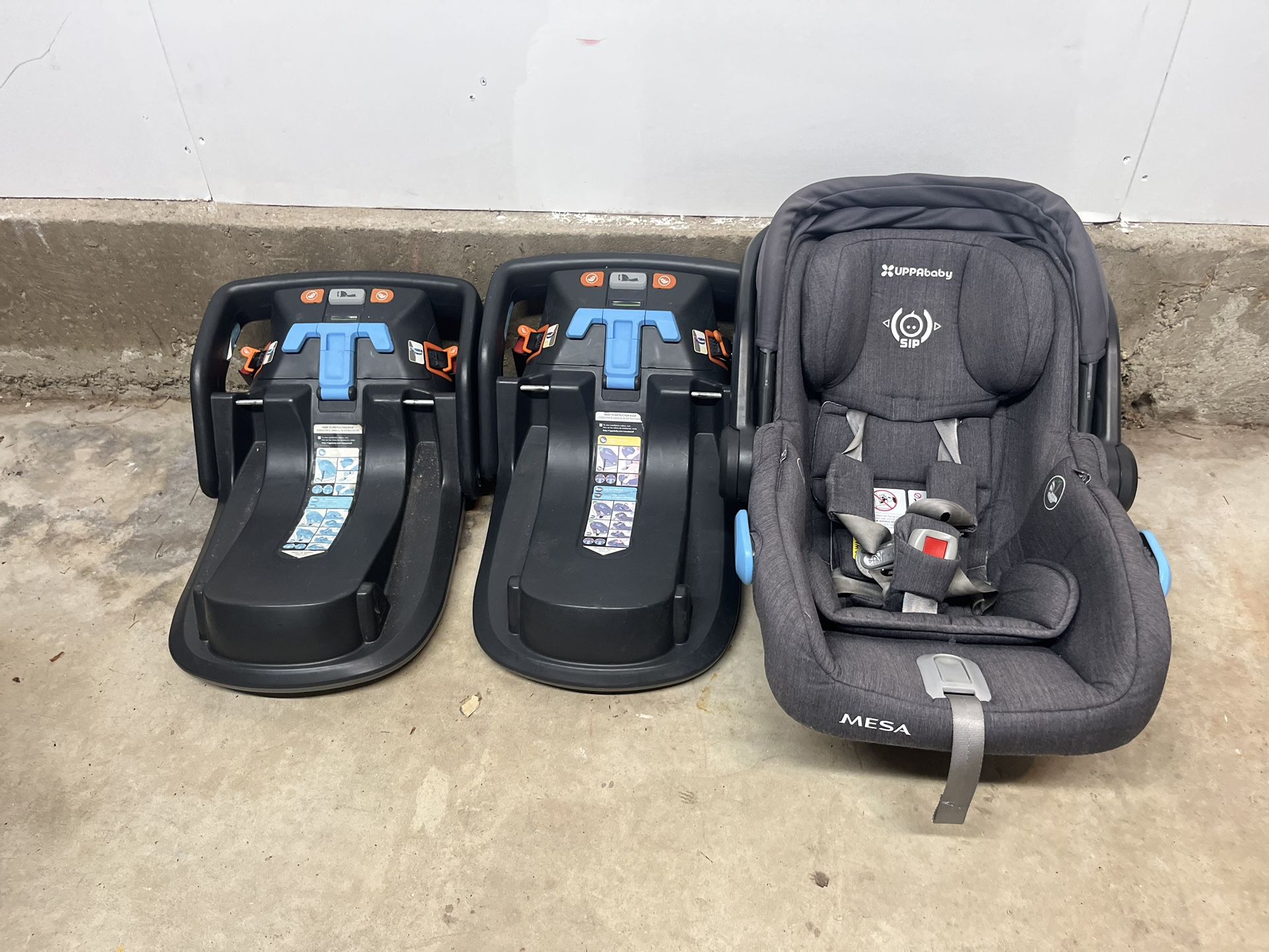 Uppababy Infant Seat and 2 bases