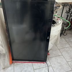 Old Tv But Works 2011.  LG 47LV5500 47" 1080p LED-LCD HDTV with Wi-Fi®