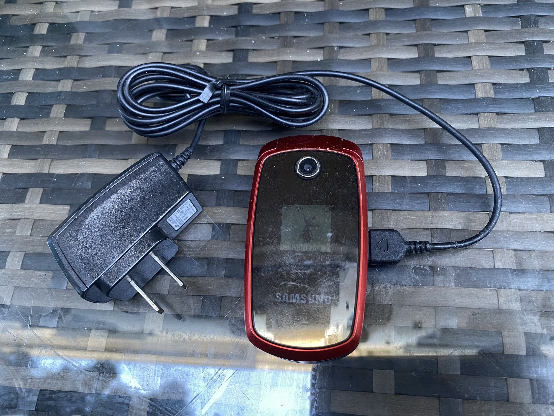 Samsung SPH M300 Flip Phone with Charger