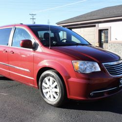 2014 Chrysler Town & Country (NO ACCIDENTS)