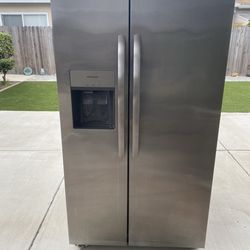Fridge for Sale $100 IT IS NOT COOLING