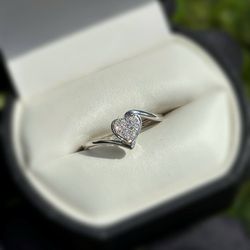 Jewelry 10k solid white gold diamonds 0.06CTW heart ring sz 7.00