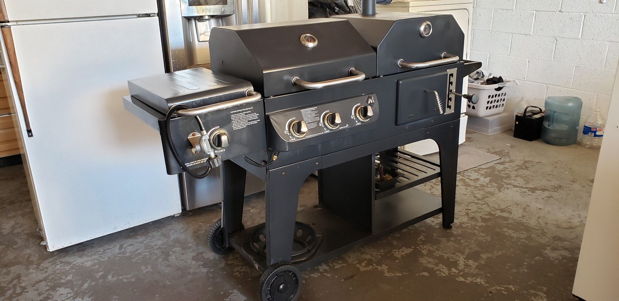 Sam's Club Gas Grill/Smoker