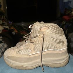 Yeezy Desert Boots Kids Size 1.5 Pre Owned 