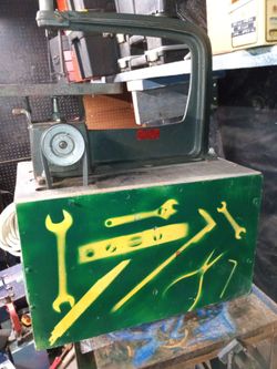 Scroll saw with motor