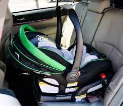 Graco Car Seat Snugride 40 like new Click Connect and extra base