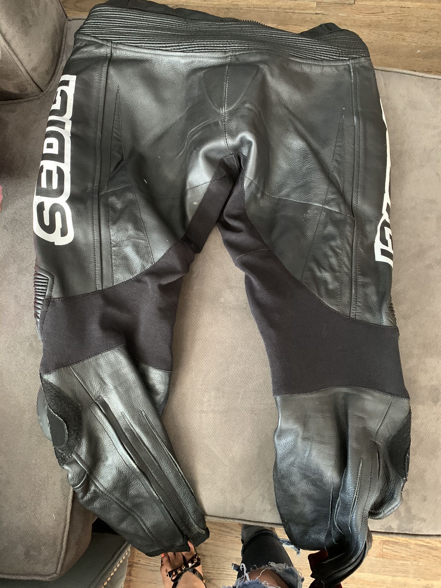 Sedici #16 leather pants with padding. Motorcycle gear