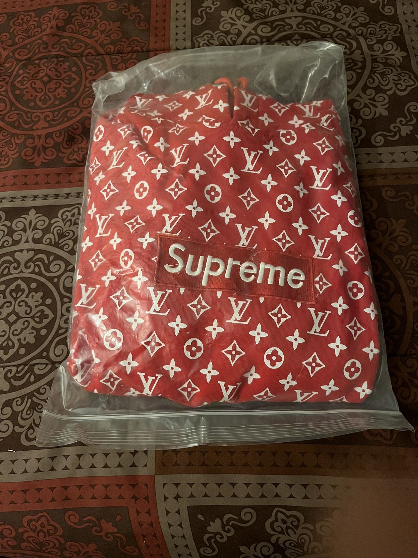 LV Supreme Hoodie Size Large Kids 
