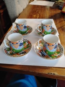 Vintage porcelain imari demitasse teacup and saucer set of 4