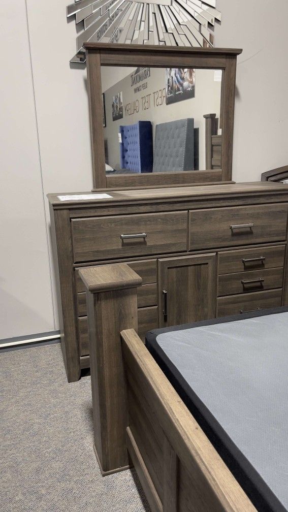 AP🎉 Queen Poster Bedroom Set - Dark Brown- 4-Piece (Bed, Dresser, Mirror, Nightstand) Financing & Delivery