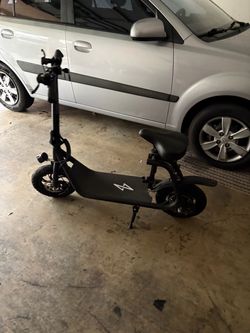 Phantom R1 Pro Seated Scooter