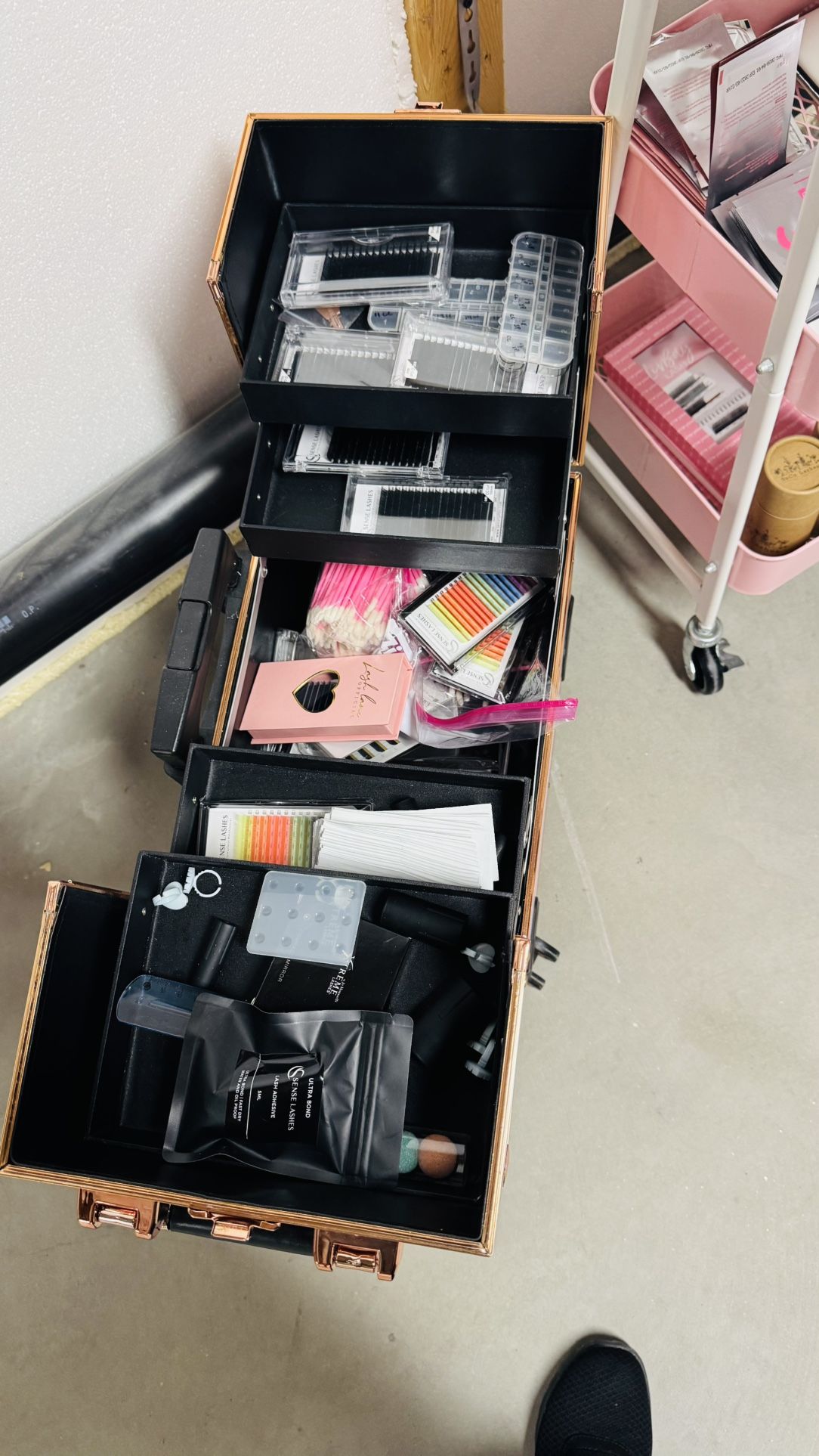 Eyelash Supply’s And Glamcor Light