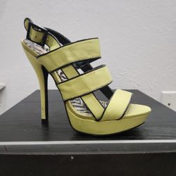 Beautiful 4in high heels