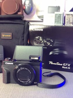 PowerShot G7 X Mark III with Two Batteries, silicone case, camera bag, cleaning kit full warranty Charger +++